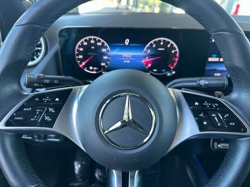 Used 2025 Mercedes-Benz GLA 250 4MATIC image 28