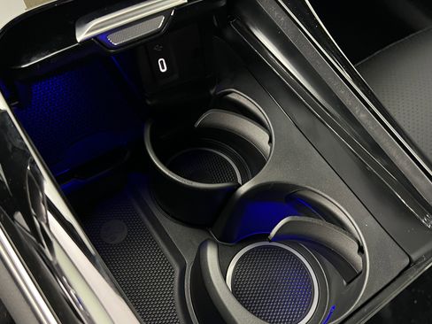 Used 2026 Mercedes-Benz GLC 300 4MATIC image 32