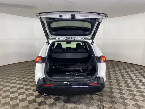 Used 2024 Toyota RAV4 SE image 30