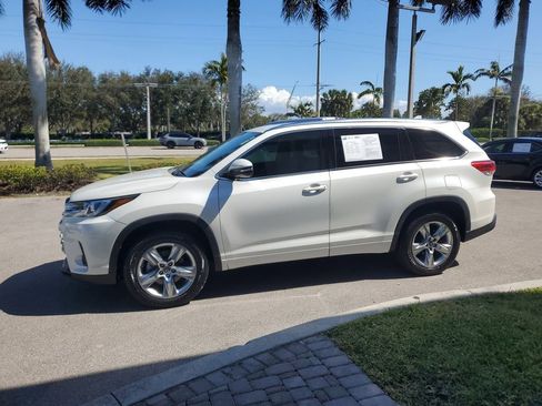 Used 2019 Toyota Highlander Limited image 2