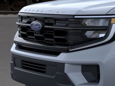 New 2026 Ford Expedition Active image 16