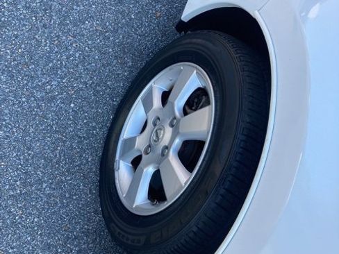 Used 2008 Nissan Versa SL w/ Convenience Pkg image 13