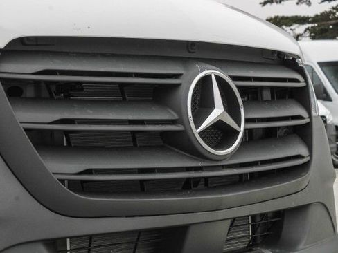 New 2025 Mercedes-Benz Sprinter 2500 image 5