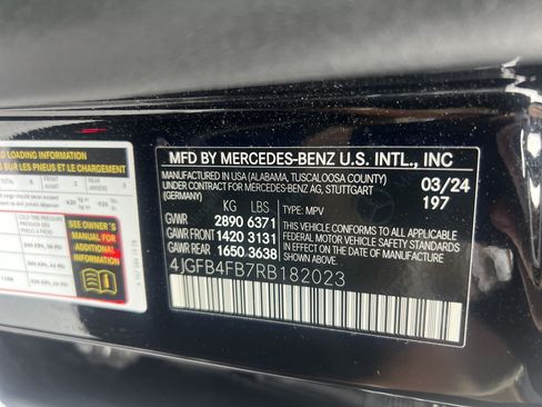 Used 2024 Mercedes-Benz GLE 350 4MATIC w/ Driver Assistance Package image 37
