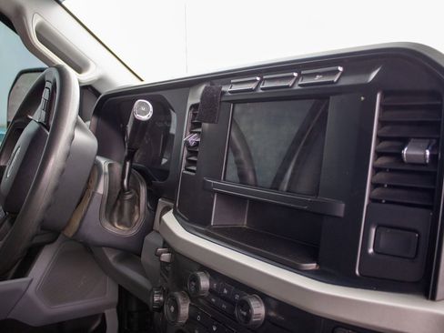 Used 2024 Ford F250 XLT image 2