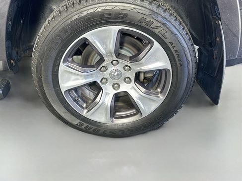 Used 2019 RAM 1500 Laramie AWD/4WD image 28