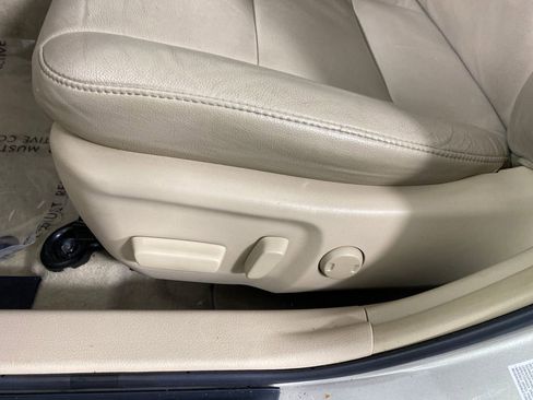 Used 2014 Toyota Camry XLE image 8