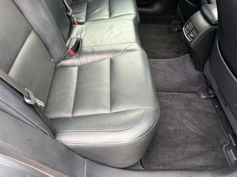 Used 2013 Lexus ES 300h image 17