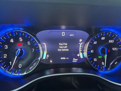 Used 2024 Chrysler Pacifica Touring-L FWD image 14