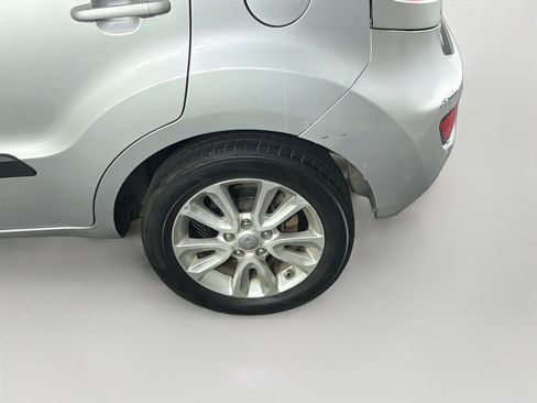 Used 2012 Kia Soul + FWD image 11