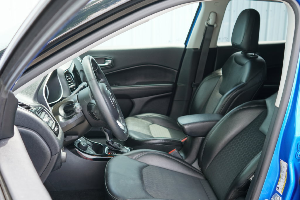 Used 2019 Jeep Compass Latitude AWD/4WD image 11