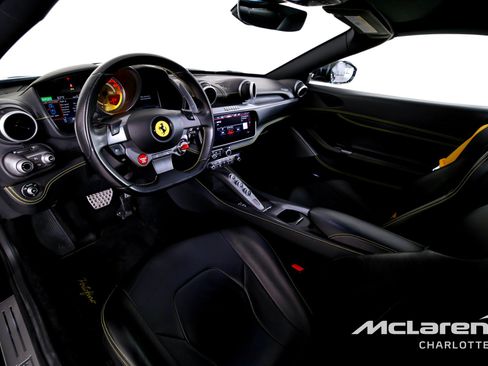 Used 2019 Ferrari Portofino RWD image 13
