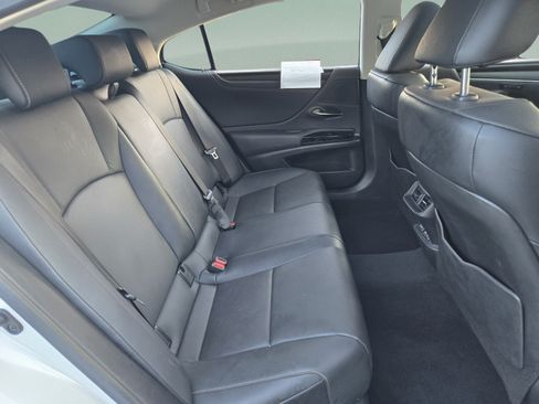 Certified 2024 Lexus ES 350 w/ Premium Package FWD image 22