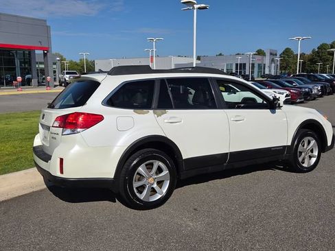 Used 2014 Subaru Outback 2.5i Limited w/ Moonroof Package AWD/4WD image 13