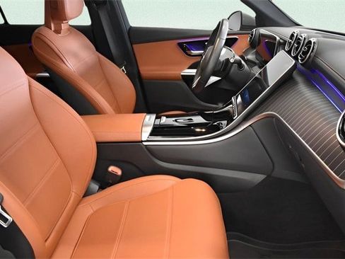 Used 2024 Mercedes-Benz GLC 300 4MATIC image 21