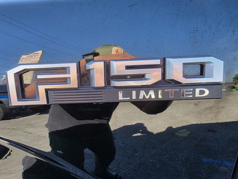 Used 2016 Ford F150 Limited w/ Trailer Tow Package image 11