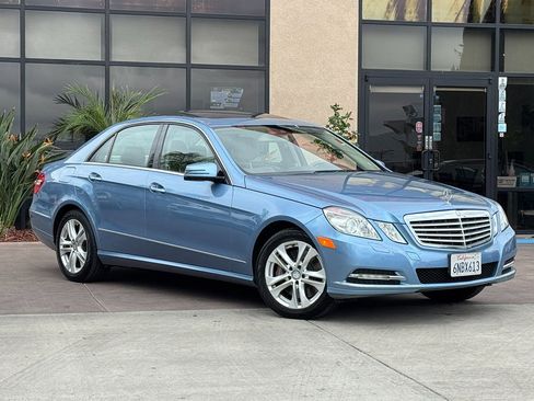 Used 2011 Mercedes-Benz E 550 Sedan image 3