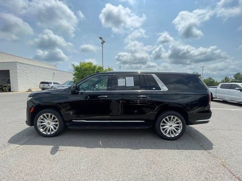 Used 2023 Cadillac Escalade ESV Premium Luxury AWD/4WD image 4