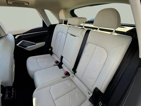 Certified 2025 Audi Q3 2.0T Premium Plus w/ Premium Plus Package image 28