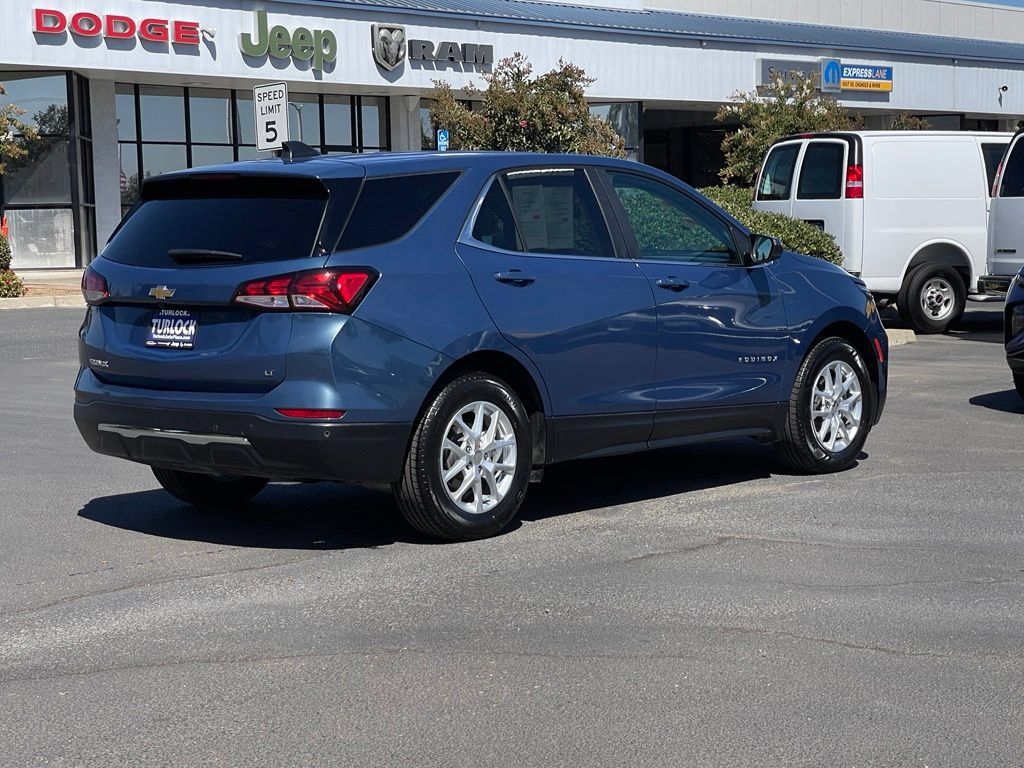 Used 2024 Chevrolet Equinox LT FWD image 4