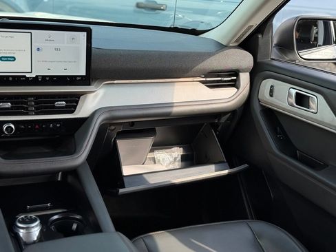 Certified 2025 Ford Explorer Active w/ Active Comfort Package AWD/4WD image 28