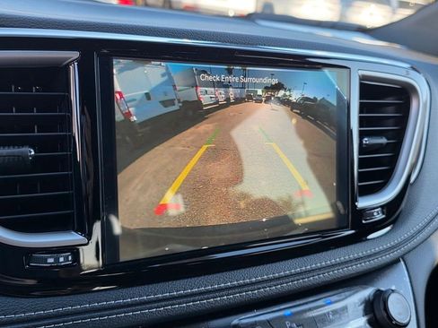 New 2026 Chrysler Pacifica Select w/ S Appearance Package image 17