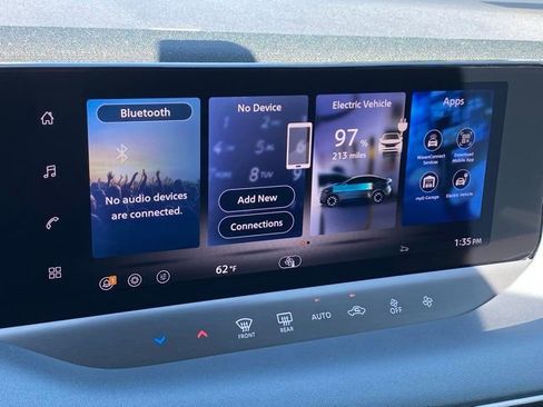 New 2026 Nissan Leaf FWD image 18