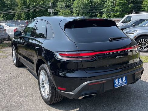 Used 2025 Porsche Macan AWD/4WD image 3
