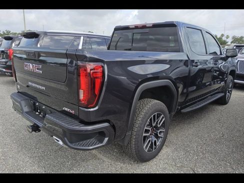 Used 2025 GMC Sierra 1500 AT4 w/ AT4 Premium Package AWD/4WD image 9