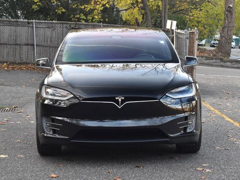 Used 2018 Tesla Model X 75D image 14