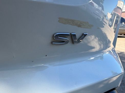 Used 2022 Nissan Pathfinder SV FWD image 12
