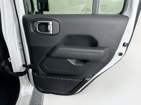 Used 2023 Jeep Wrangler Sahara image 28