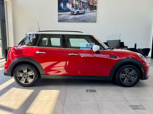 Used 2024 MINI Cooper 4-Door Hardtop FWD image 4