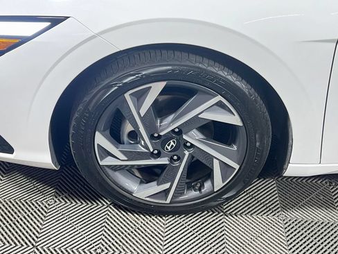 Used 2024 Hyundai Elantra Limited FWD image 27