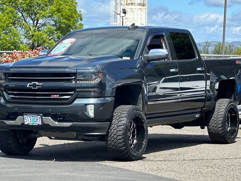 Used 2017 Chevrolet Silverado 1500 LTZ Z71 w/ LTZ Plus Package AWD/4WD image 8