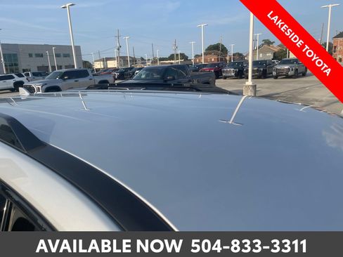 Used 2025 Nissan Pathfinder SV FWD image 9