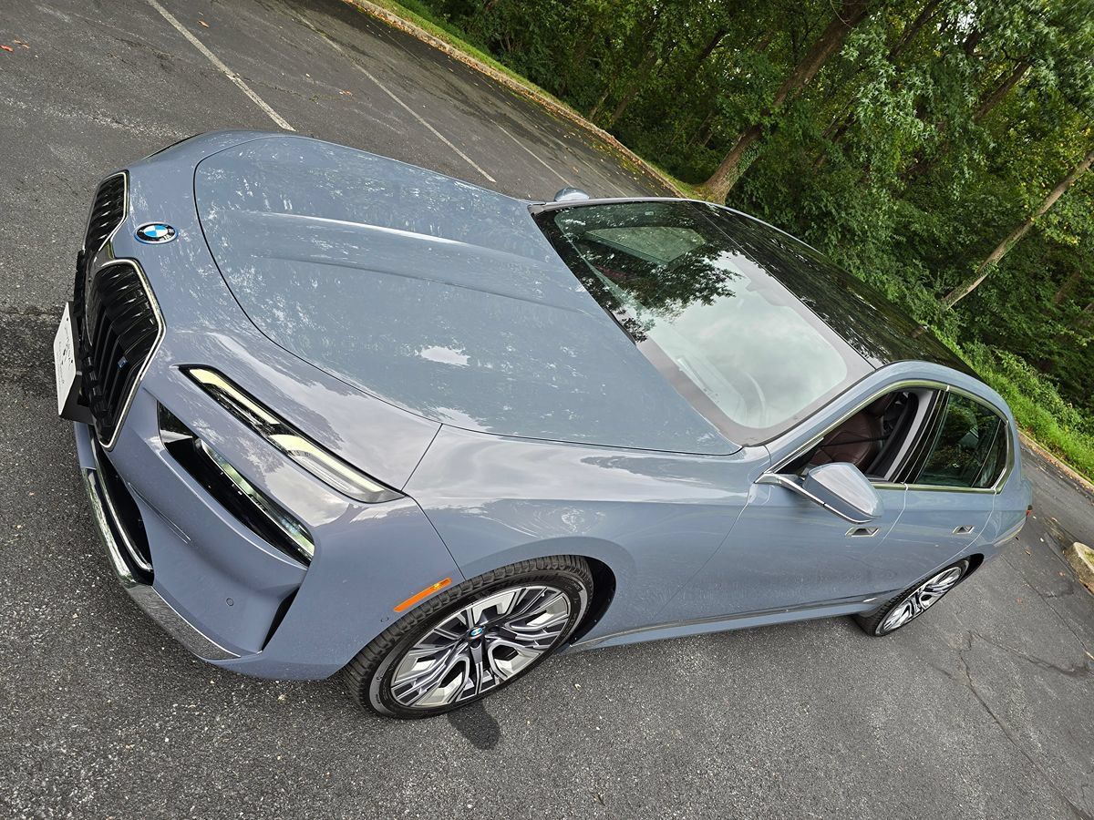 Used 2024 BMW i7 xDrive60 AWD/4WD image 85