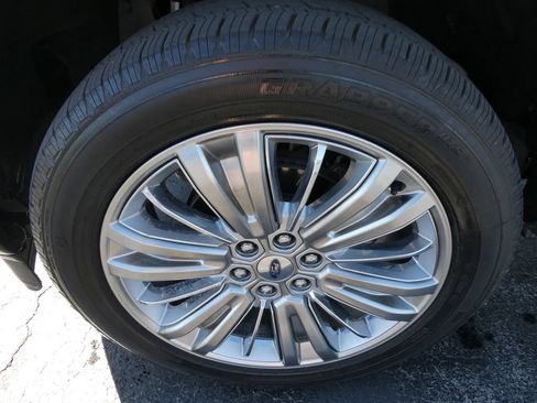 Used 2024 Ford F150 Platinum w/ Equipment Group 703A Plus AWD/4WD image 10