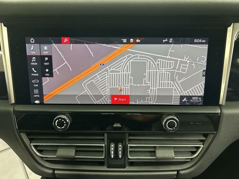 Used 2022 Porsche Macan S AWD/4WD image 16