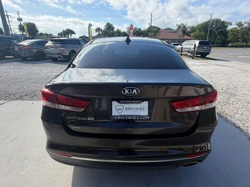 Used 2018 Kia Optima LX FWD image 7