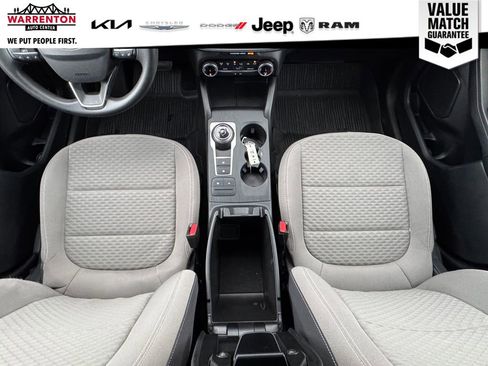 Used 2022 Ford Escape SE image 28