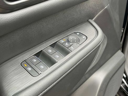 New 2026 Nissan Armada SL w/ Captain's Chari Seat Package image 32