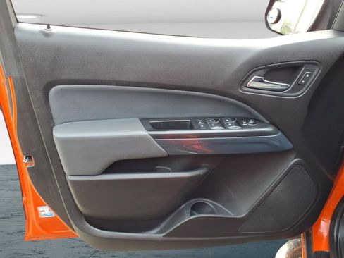 Used 2019 Chevrolet Colorado Z71 AWD/4WD image 12