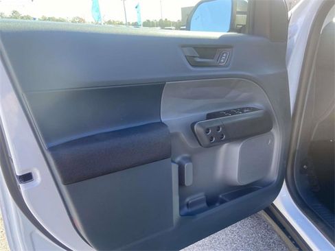 New 2025 Ford Maverick XL image 11