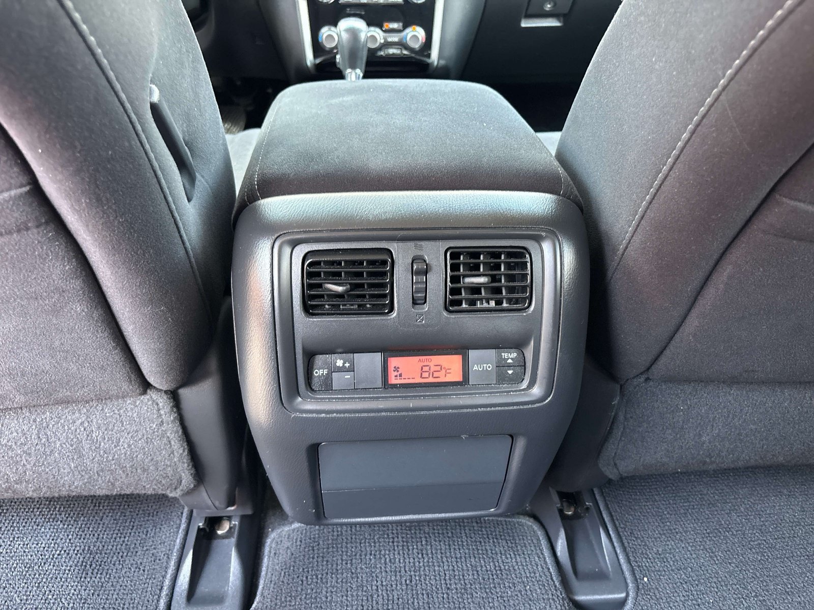 Used 2015 Nissan Pathfinder SV FWD image 8