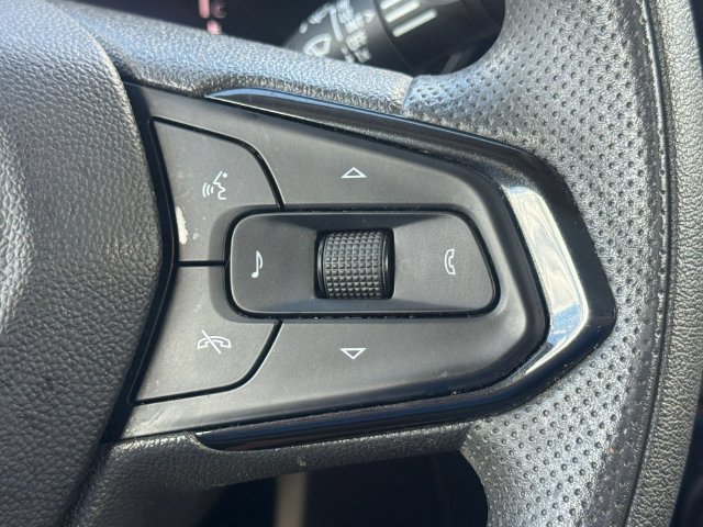 Used 2025 Chevrolet TrailBlazer LT w/ Driver Confidence Package FWD image 24