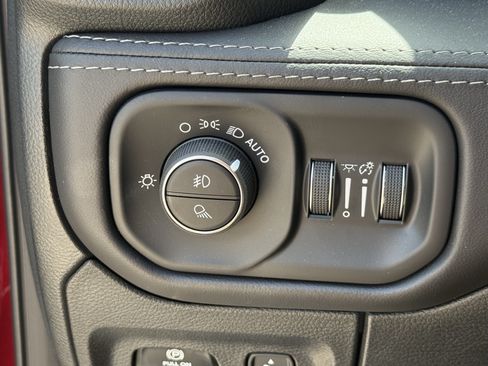Used 2026 RAM 1500 Limited AWD/4WD image 26