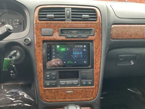 Used 2005 Hyundai XG350 L FWD image 17
