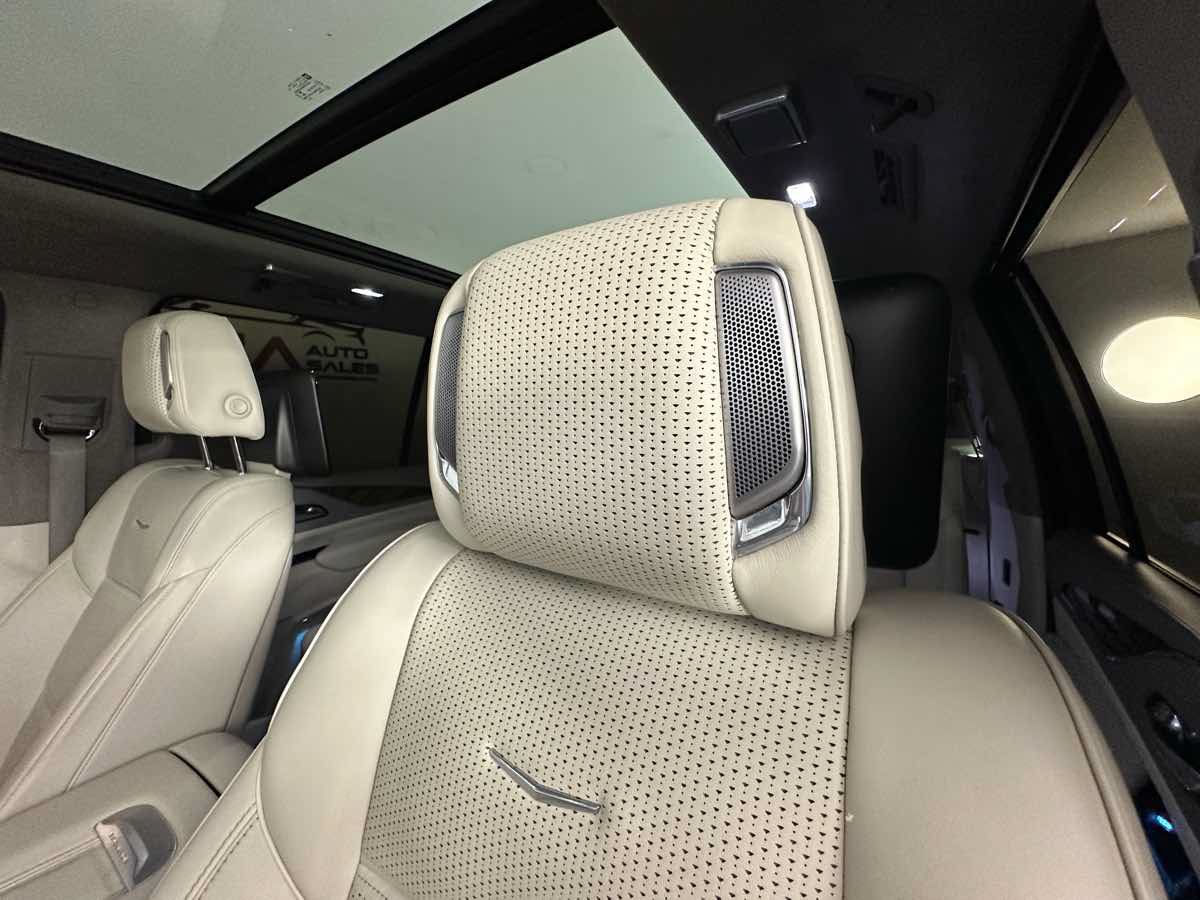 Used 2021 Cadillac Escalade ESV Sport Platinum AWD/4WD image 28