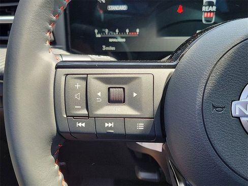 New 2025 Nissan Kicks SR image 6